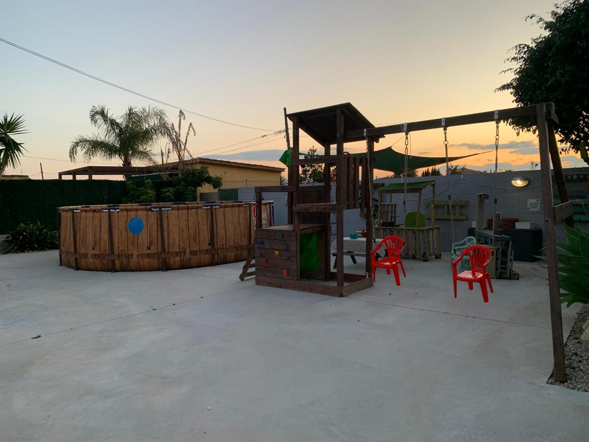 Casa Enric , Con Zona Infantil, Piscina Y Parking Privado Pensionat Deltebre Eksteriør billede